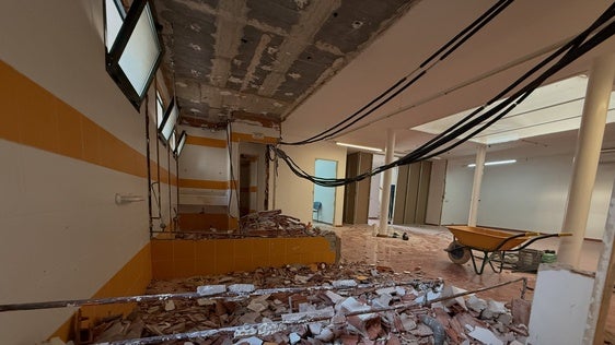 Las obras han comenzado con la demolición de los elementos a reformar.