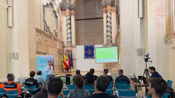 La charla se desarrolló en el Convento san Juan de Dios.