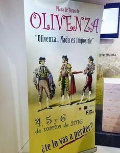 La imagen del cartel es una litografía iluminada realizada por Lake Price denominada 'Matadores'.