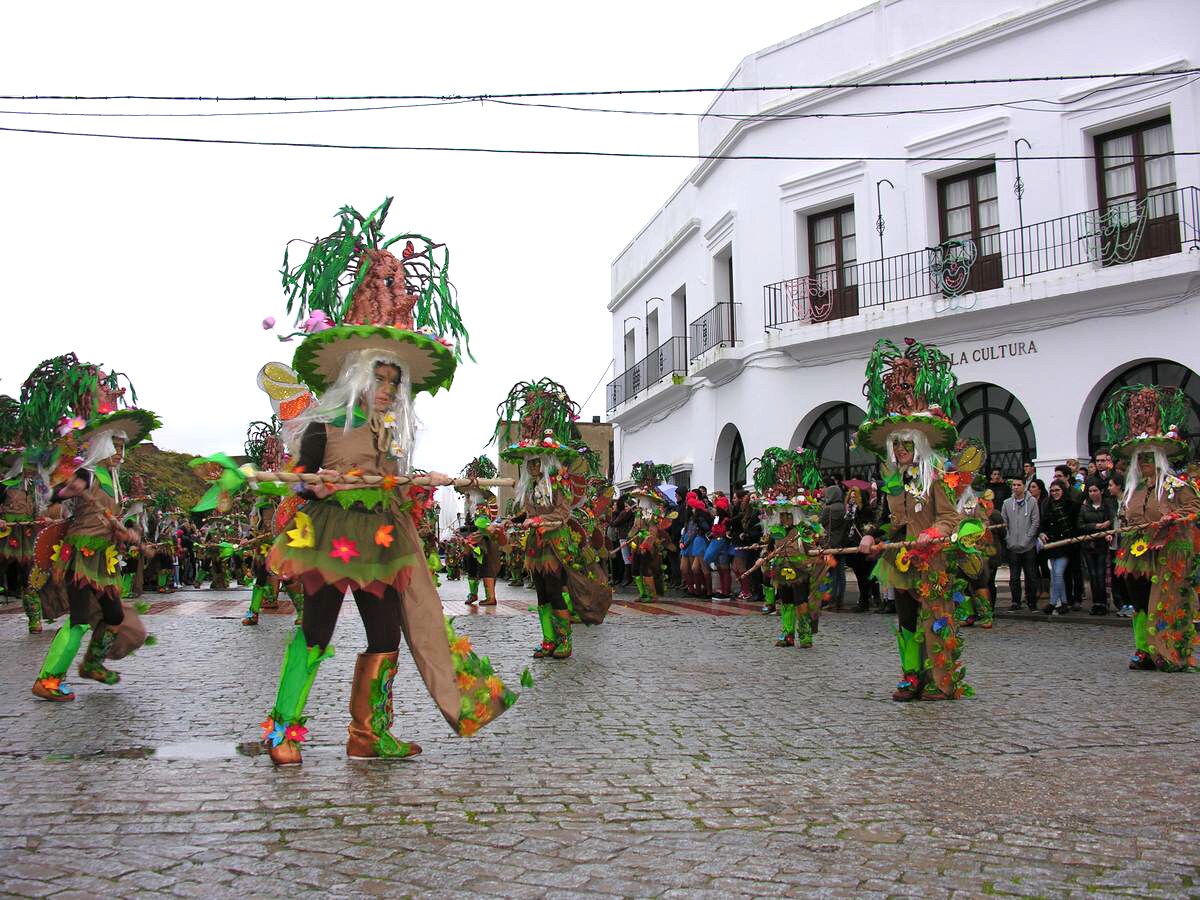 Comparsa Tarakanova durante el desfile. 