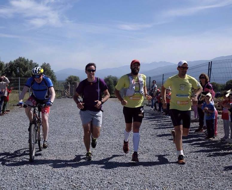 El documental ‘Re-corriendo la Vía de la Plata’ muestra en imágenes el proyecto solidario oliventino