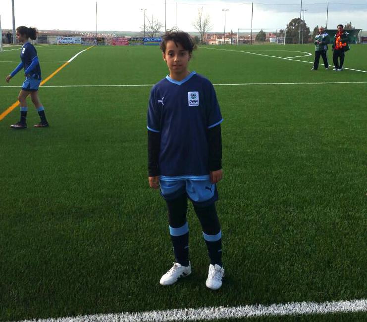La futbolista María Isabel López participa en una prueba de la selección regional