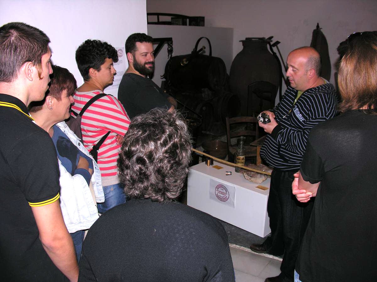 Miembros de Limbo Cultura durante la visita. 