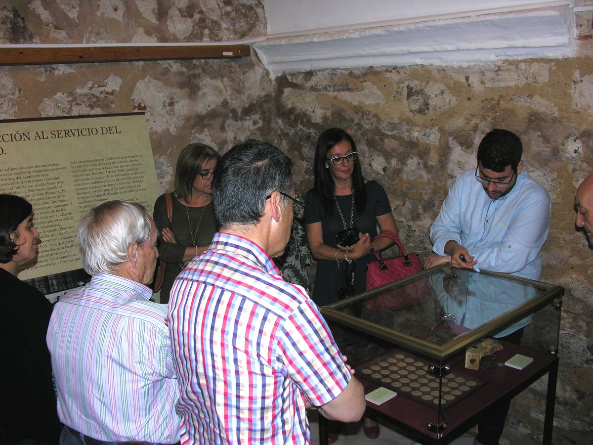 Una puerta al mundo de la numismática desde el Seminario de San Atón
