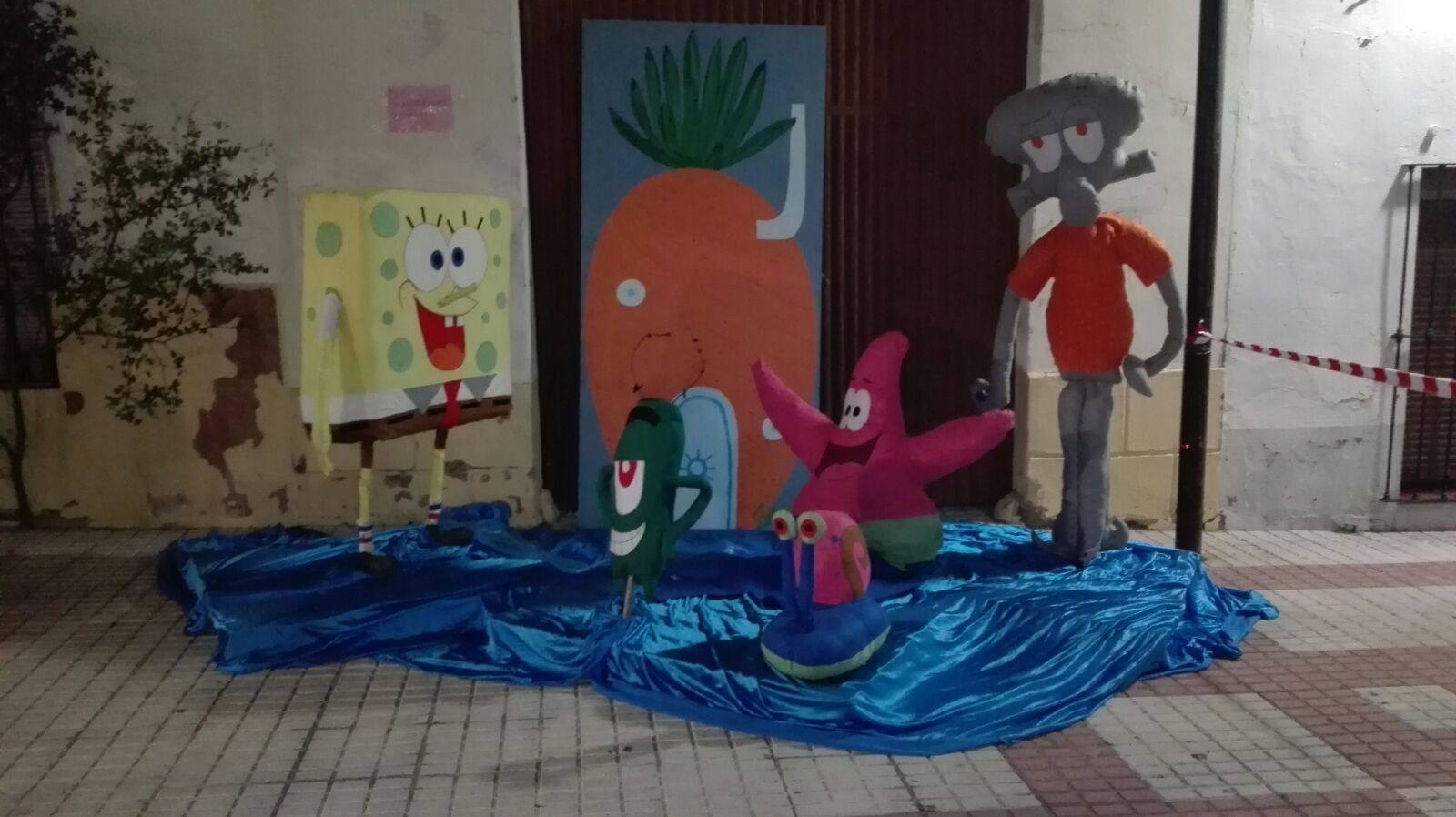 'A la cola, a la cola, se sale la cacerola', pelele ganador de las Muñecas de San Juan 2016. 