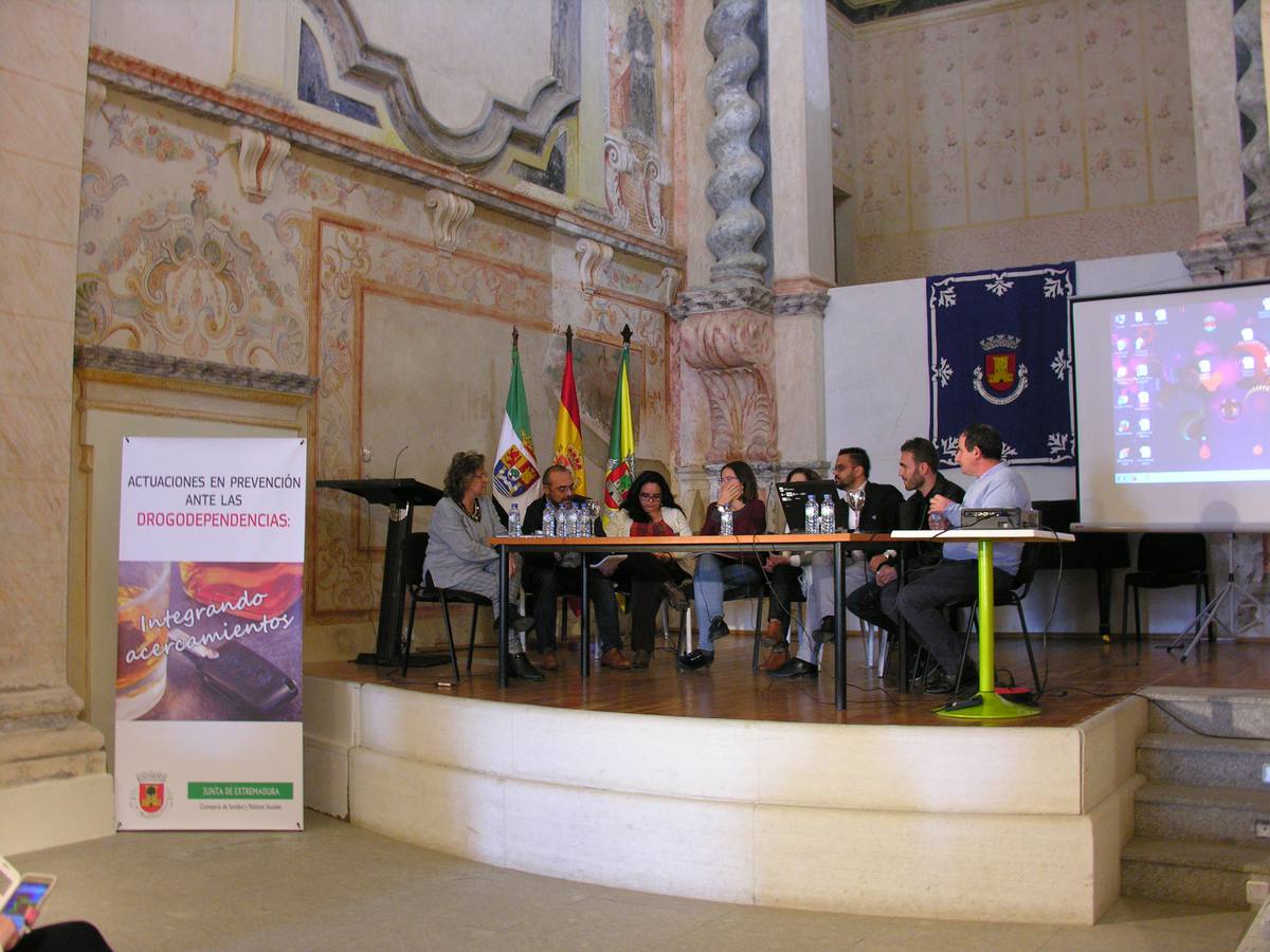 Mesa redonda con la que se cerró la I Jornada integrando acercamientos. 