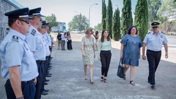 Márquez Gudiño, el segundo de la fila, en la recepción de autridades. 