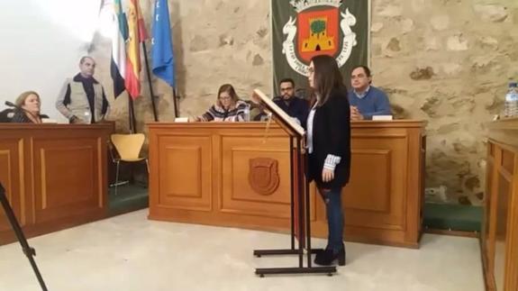 Toma de posesión de la nueva edil del PSOE. 