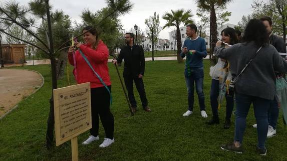Miembros de Juventudes Socialistas de Olivenza, promotores de la iniciativa. 