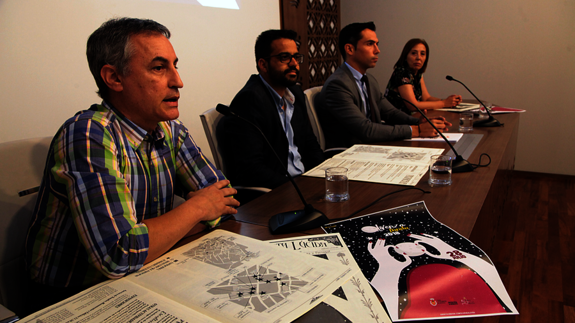 José Luis Bueno, durante su intervención en la presentación de 'Olivenza Lúcida'. 