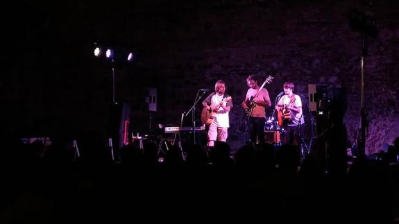 Algunos de los artistas participantes en el concierto solidario. 