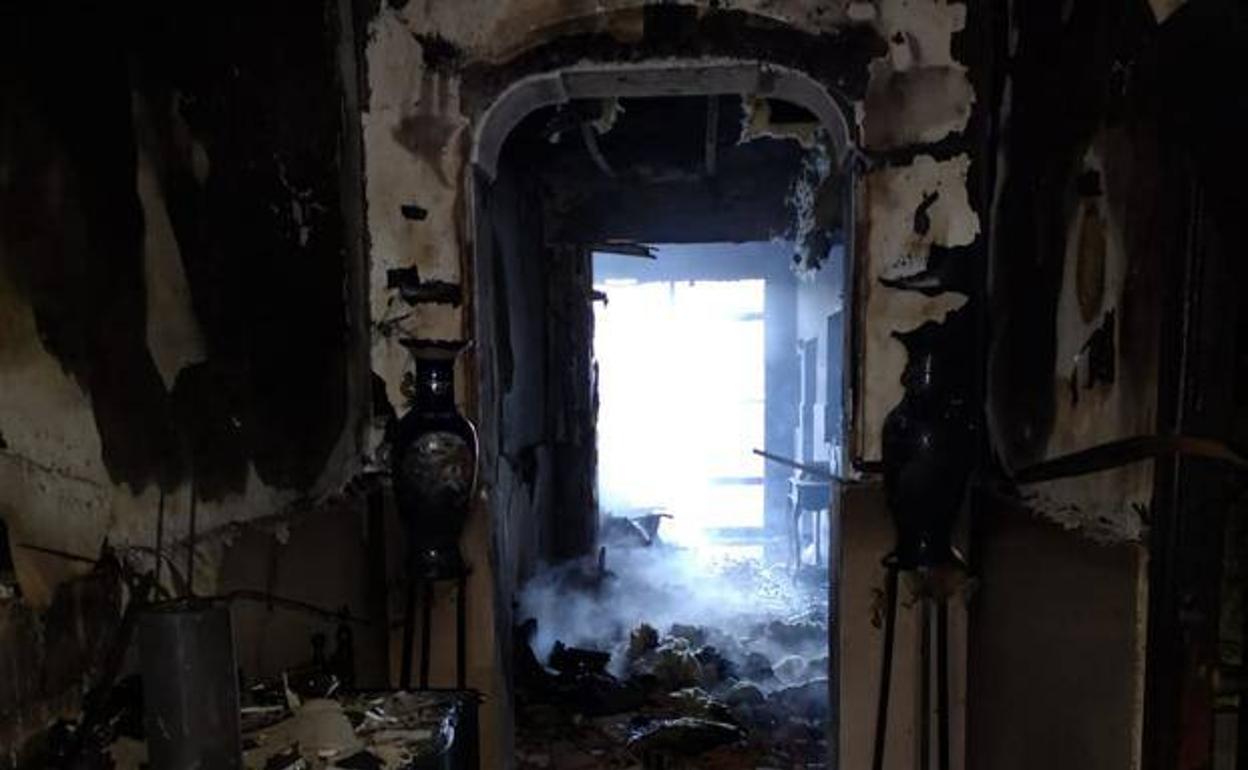 Estado en el que quedó la vivienda tras el incendio