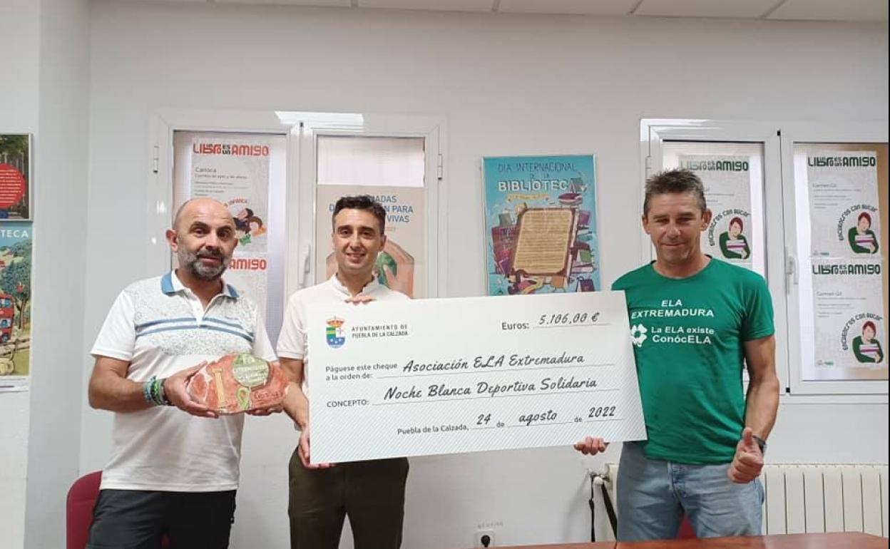 Acto de presentación del dinero recaudado. 