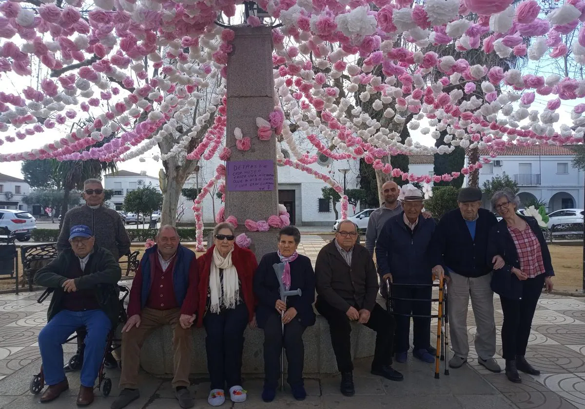El Centro de Día visita la fiesta de Valdelacalzada en Flor