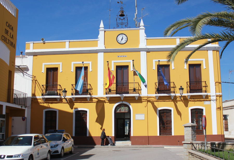 Fachada del ayuntamiento poblanchino  