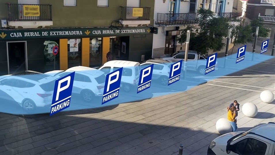Se amplían las plazas de aparcamiento y el horario permitido en la Plaza de España