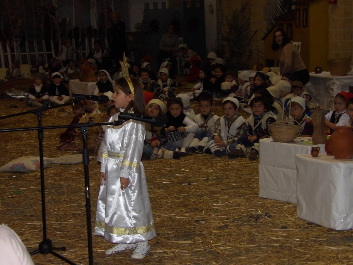 El Nacimiento ha estado acompañado por un grupo de 'angelitos' 