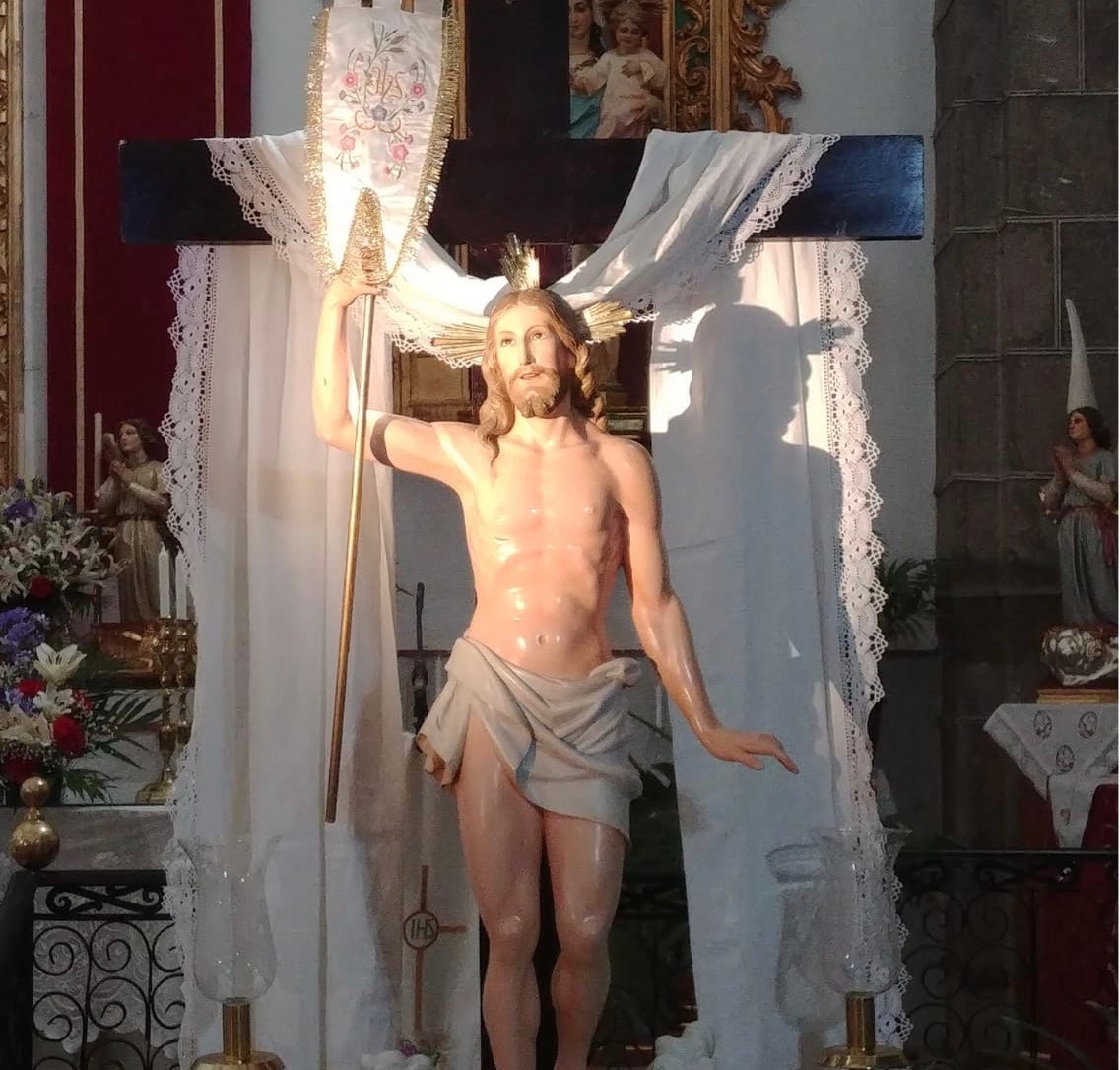 La imagen de Jesús Resucitado ya luce en la parroquia de Quintana