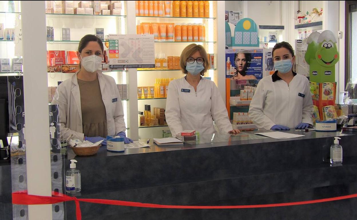 «La farmacia se llenaba cada día de personas preguntando por mascarillas y guantes»