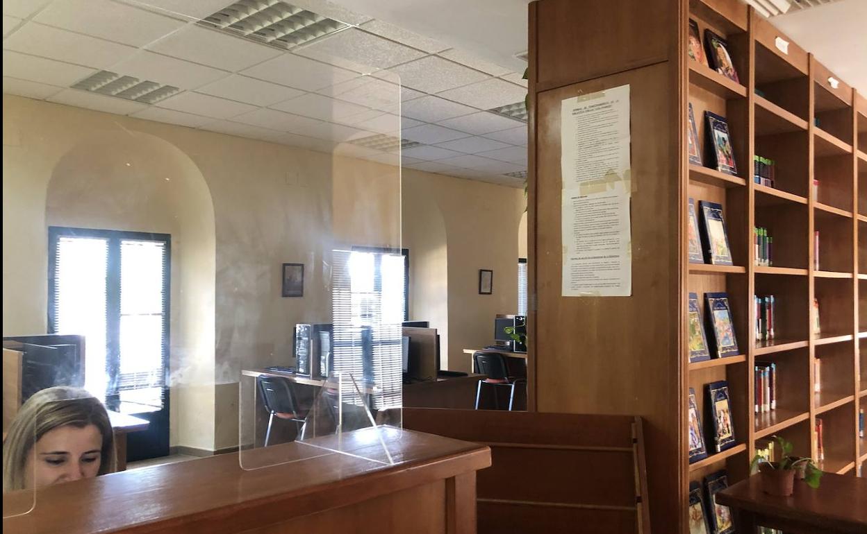 La biblioteca sigue, por el momento, solo con el servicio de préstamos