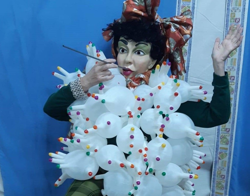 Los Caprichosos, ganadores del concurso de disfraces por su divertida composición