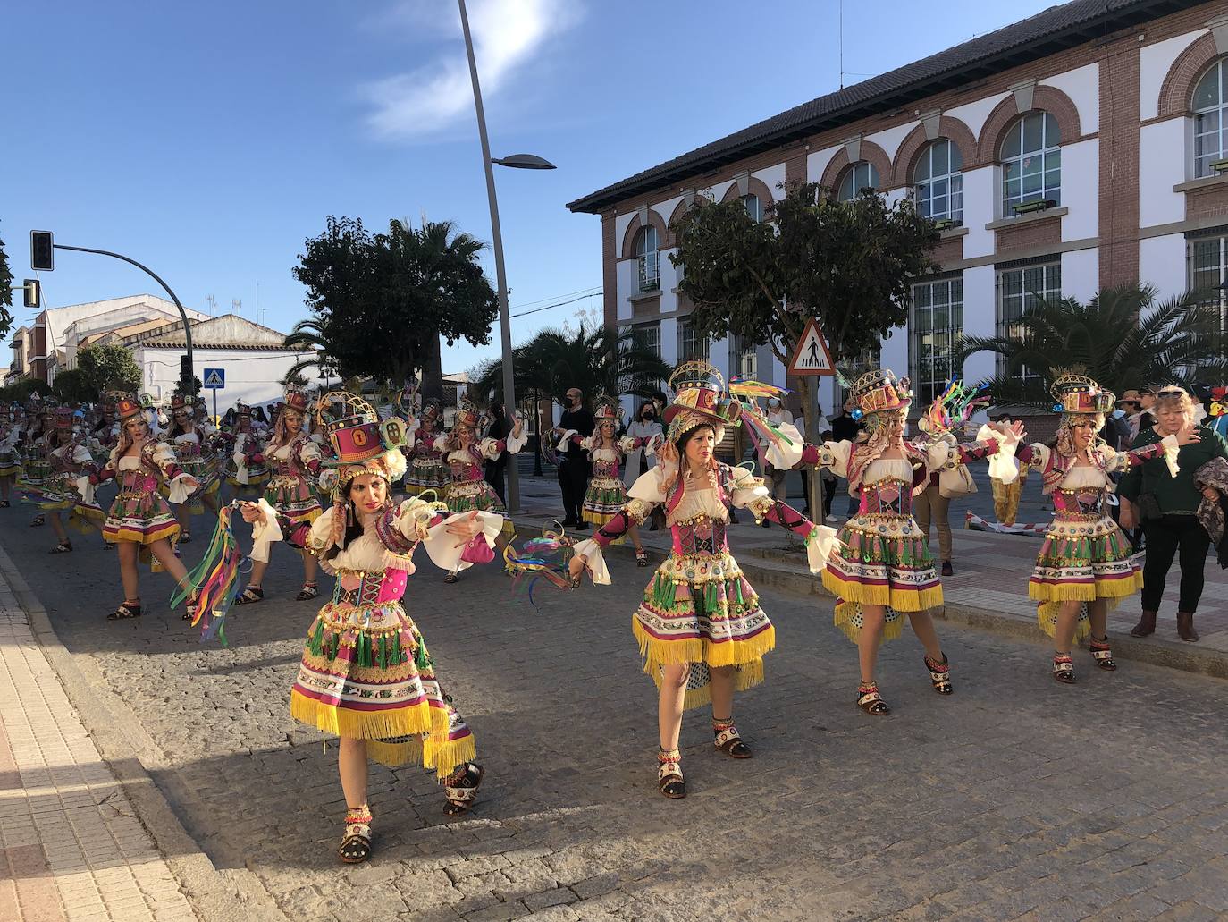 Fotos: El desfile de adultos hace brillar las calles de Quintana