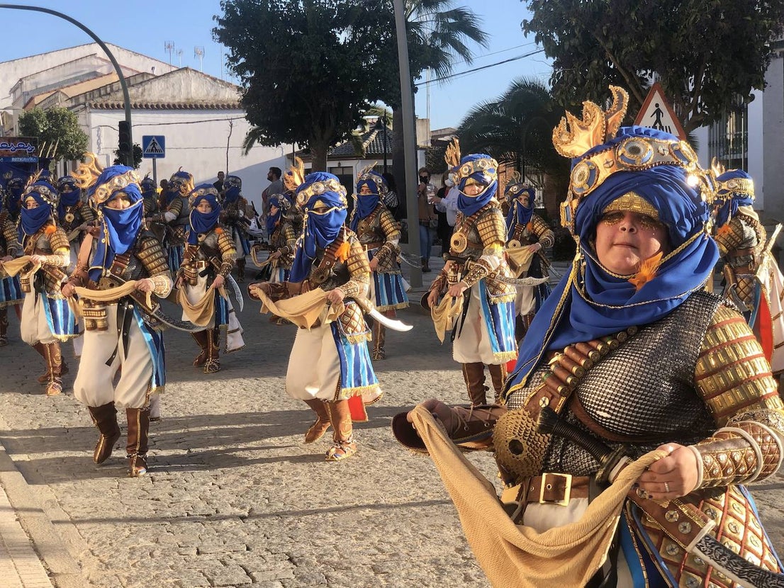Fotos: El desfile de adultos hace brillar las calles de Quintana