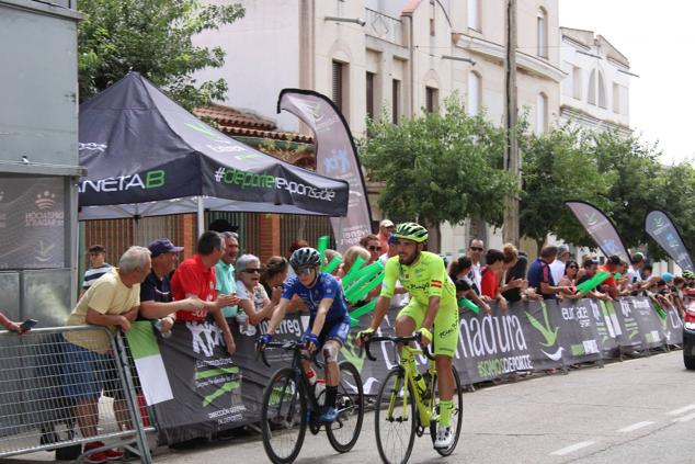 Fotos: Quintana se vuelca con los ciclistas de la Vuelta Extremadura