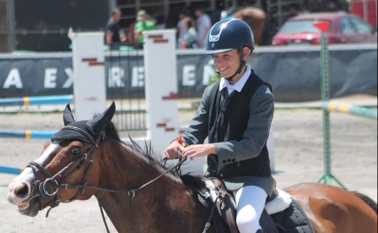 El jinete local, Joaquín Gómez, subcampeón de Extremadura en salto de obstáculo