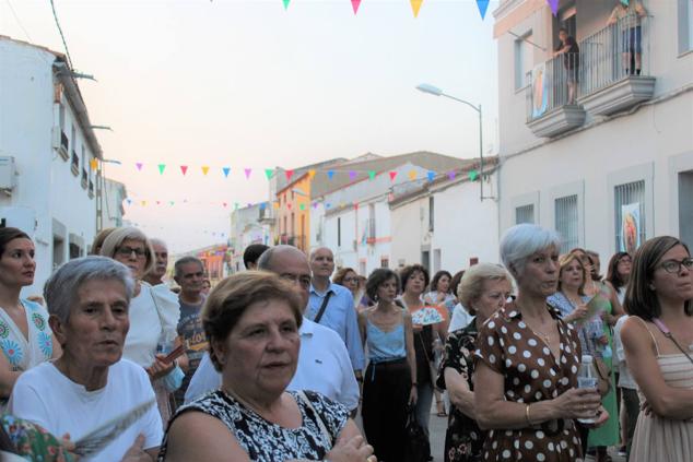 Fotos: Centenares de vecinos acompañaron a la Virgen del Carmen en su regreso al camino de Zalamea