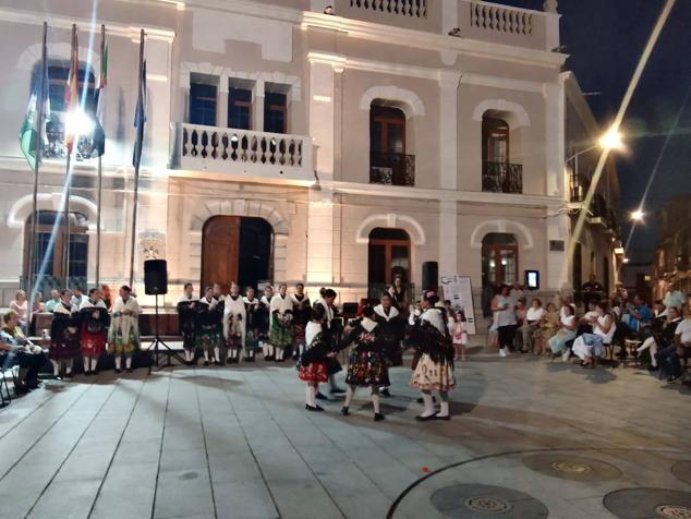 Fotos: Quintana se tiñó de verde, blaco y negro por el Día de Extremadura