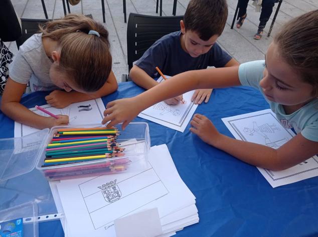 Fotos: Quintana se tiñó de verde, blaco y negro por el Día de Extremadura