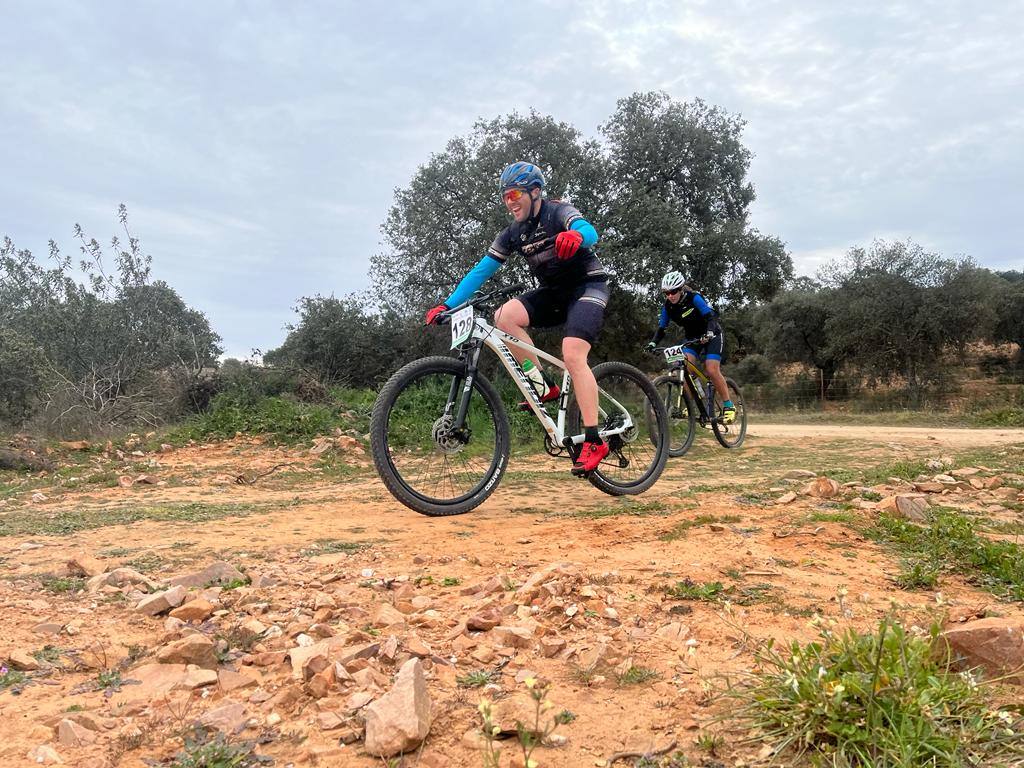 Un centenar de ciclistas se atrevieron con la Extrema Puerto la Cabra en su XX aniversario
