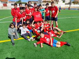Fin de semana con seis partidos de la escuela de fútbol rojilla