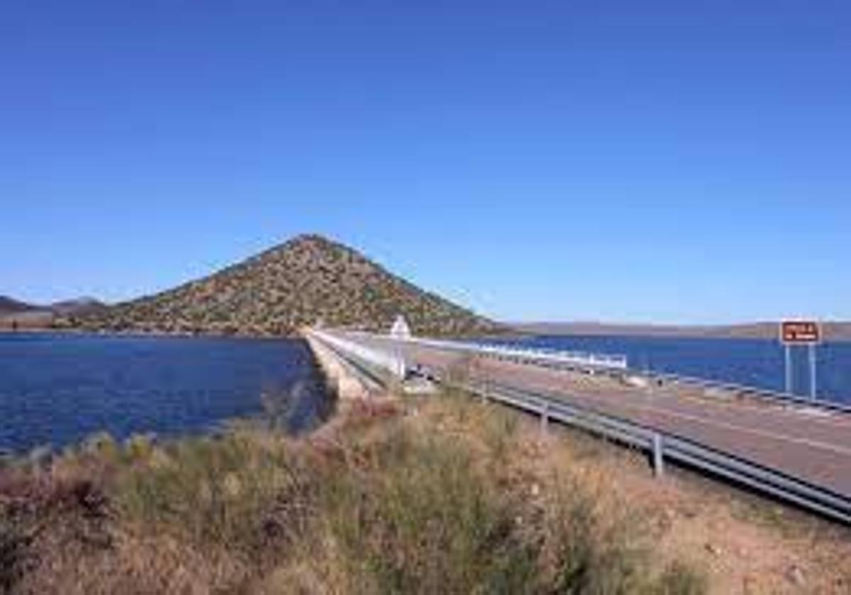 Los embalses de La Serena y Zújar bajan 9 hectómetros cúbicos