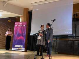 Elvira Muñoz, galardonada en la I Gala de la Igualdad
