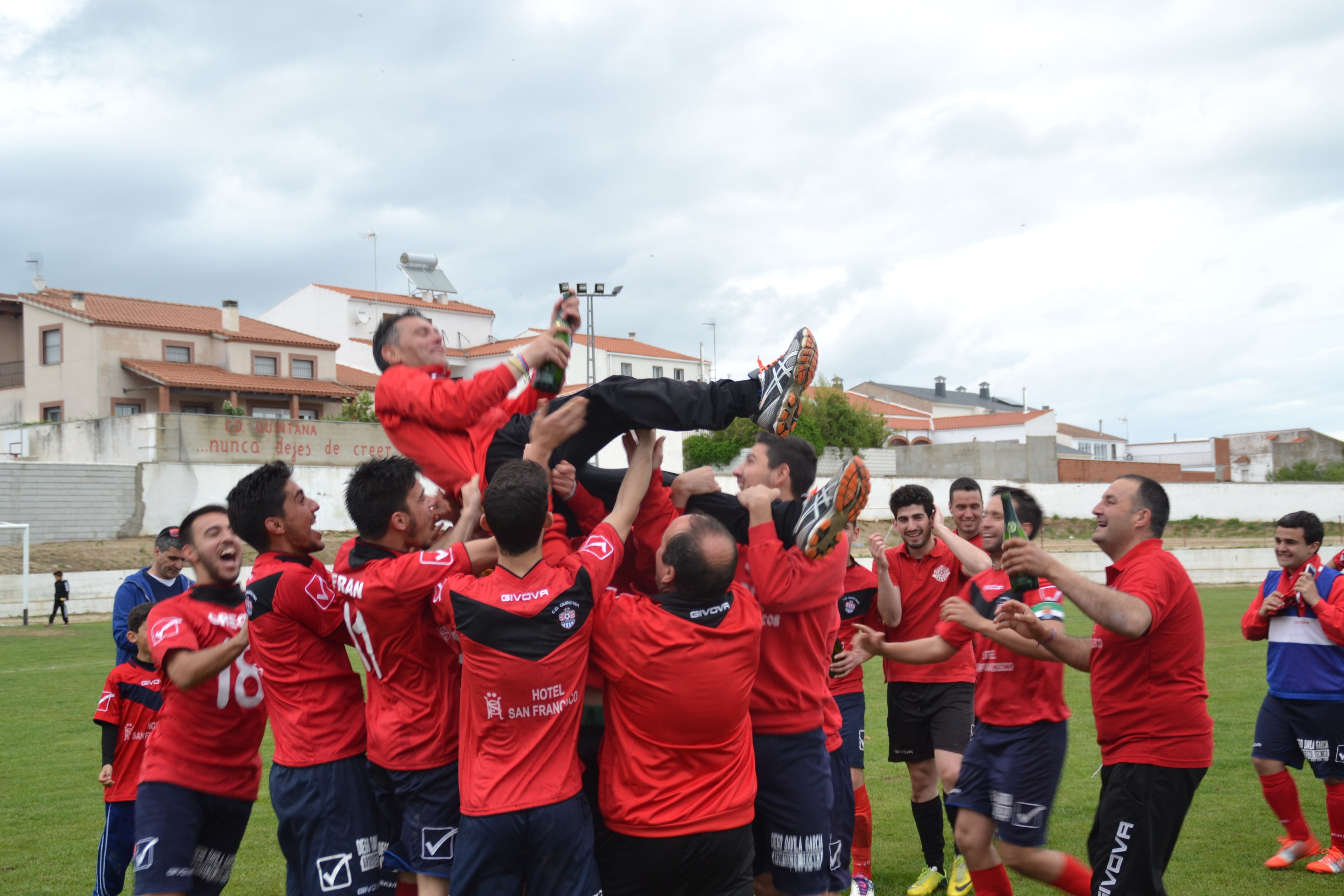 Los rojillos cumplen su sueño y jugarán la fase de ascenso a Tercera División
