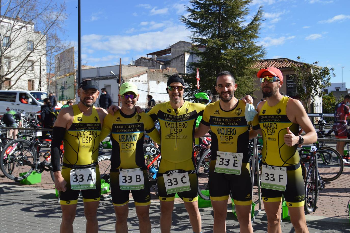 Equipo B formado por David Fernández, Ale Bejarano, Juan Luis Vaquero, Alberto Romero y Mario Cuño 