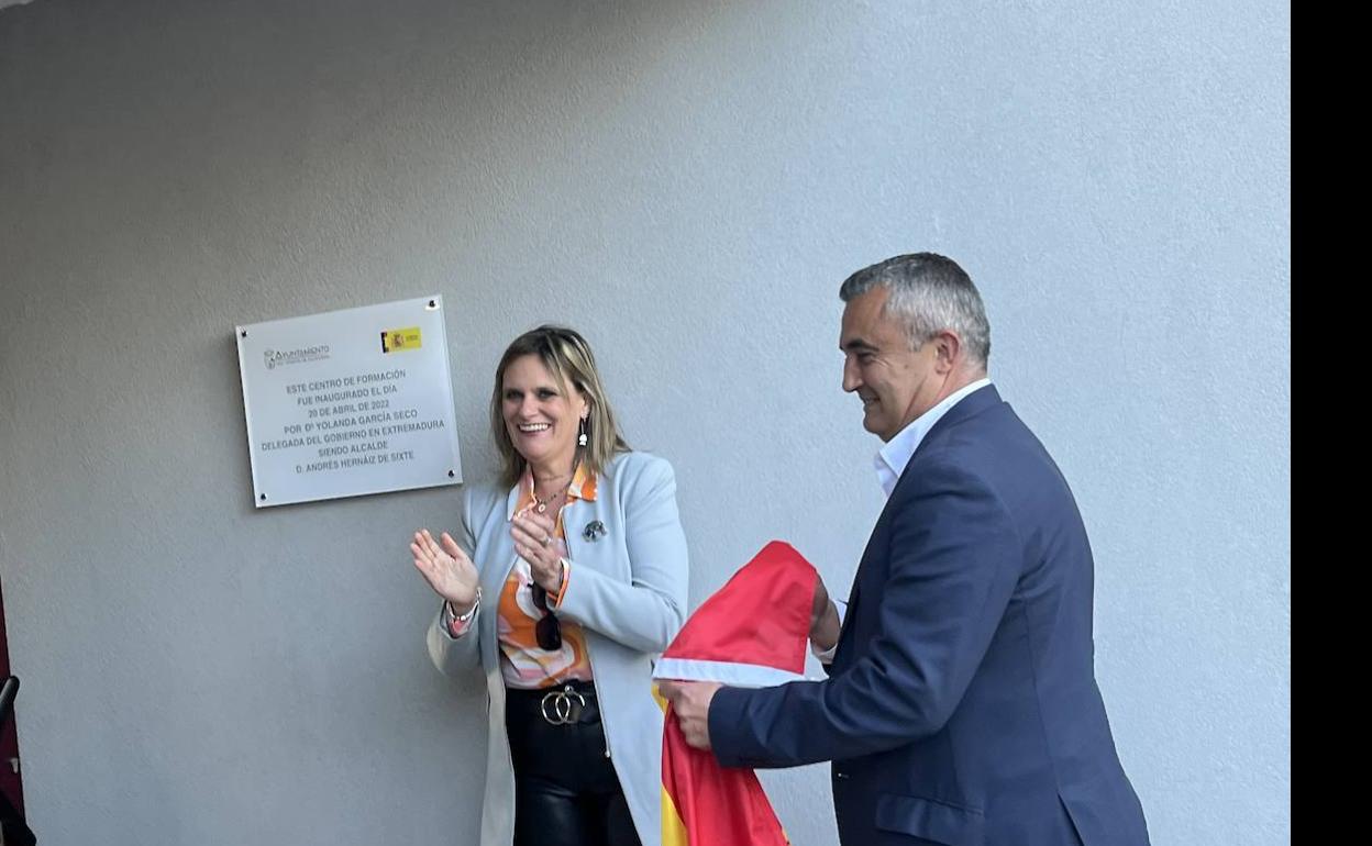 Yolanda García Seco y Andrés Hernáiz, inaugurando el Centro de Formación Municipal 