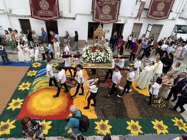 Fotos: San Vicente de Alcántara celebra el Corpus Christi