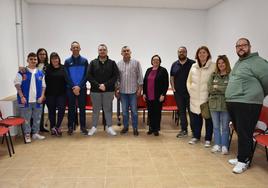 Autoridades y componentes de la Agrupación Musical en el nuevo local.