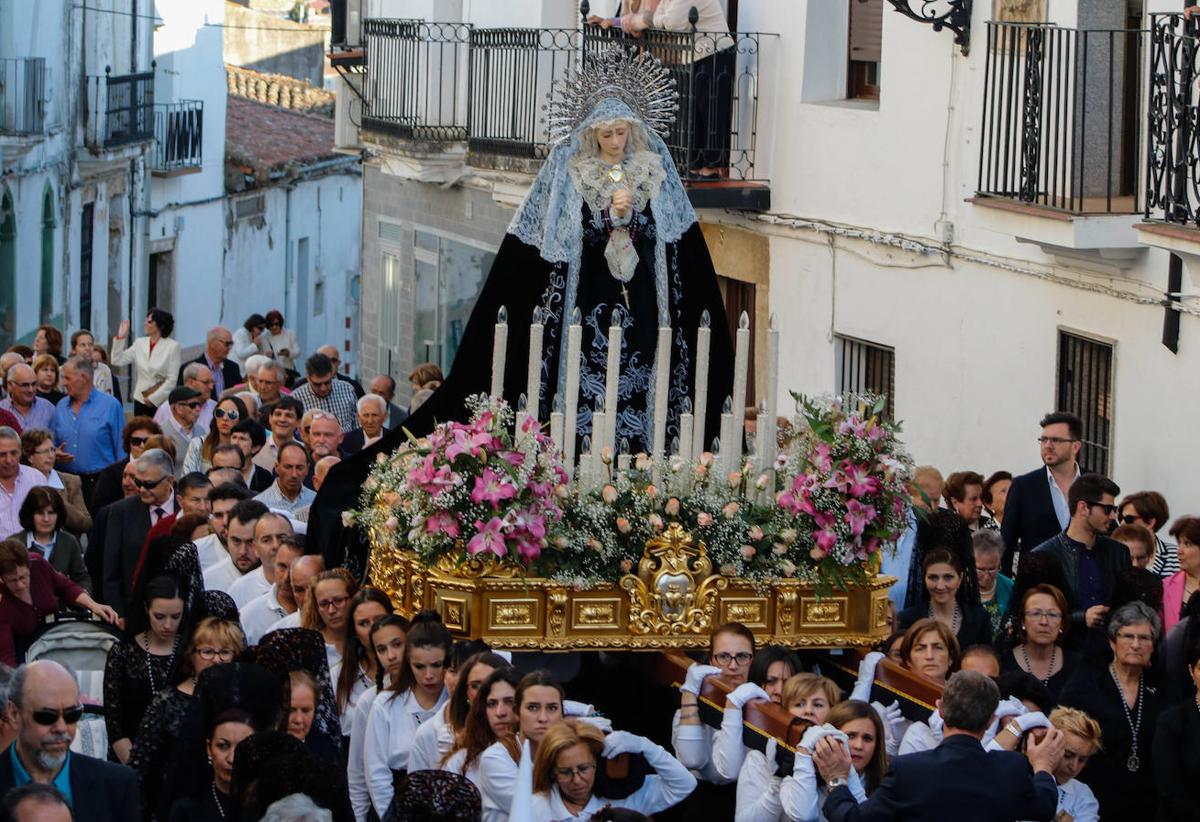 La localidad repite la campaña 'Por unas procesiones sin coches. Yo no aparco ¿Y tú?'