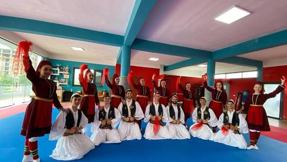 Albania y Eslovaquia muestran su folklore esta noche en San Vicente
