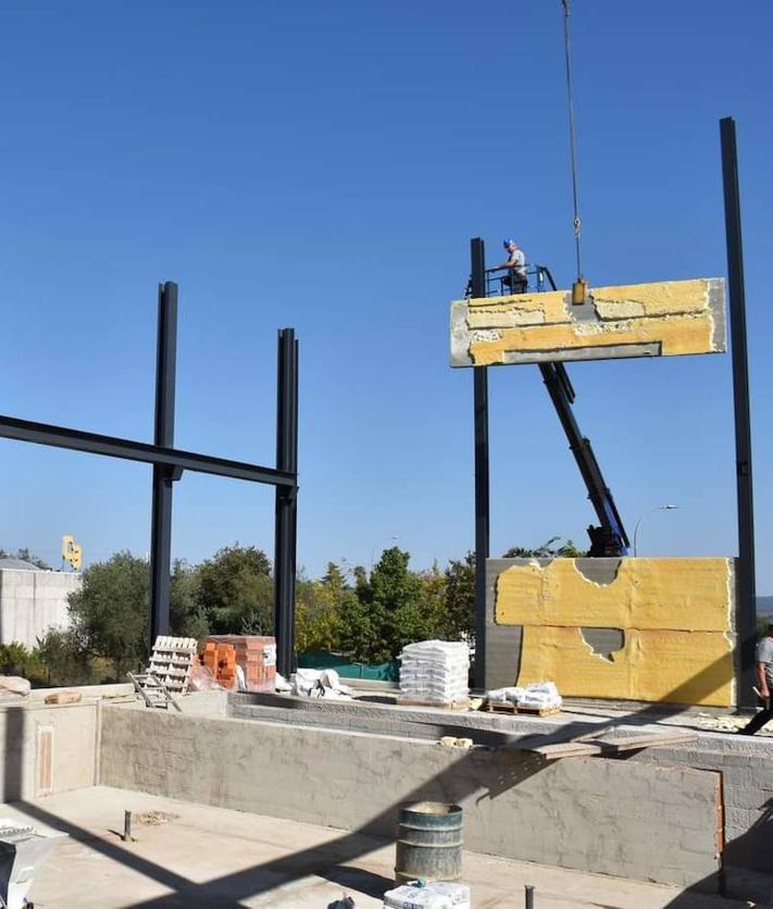 Imagen secundaria 2 - Varias zonas de la localidad se encuentran en obras