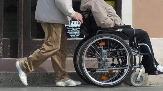El Ayuntamiento no se hará cargo del servicio de ayuda a domicilio