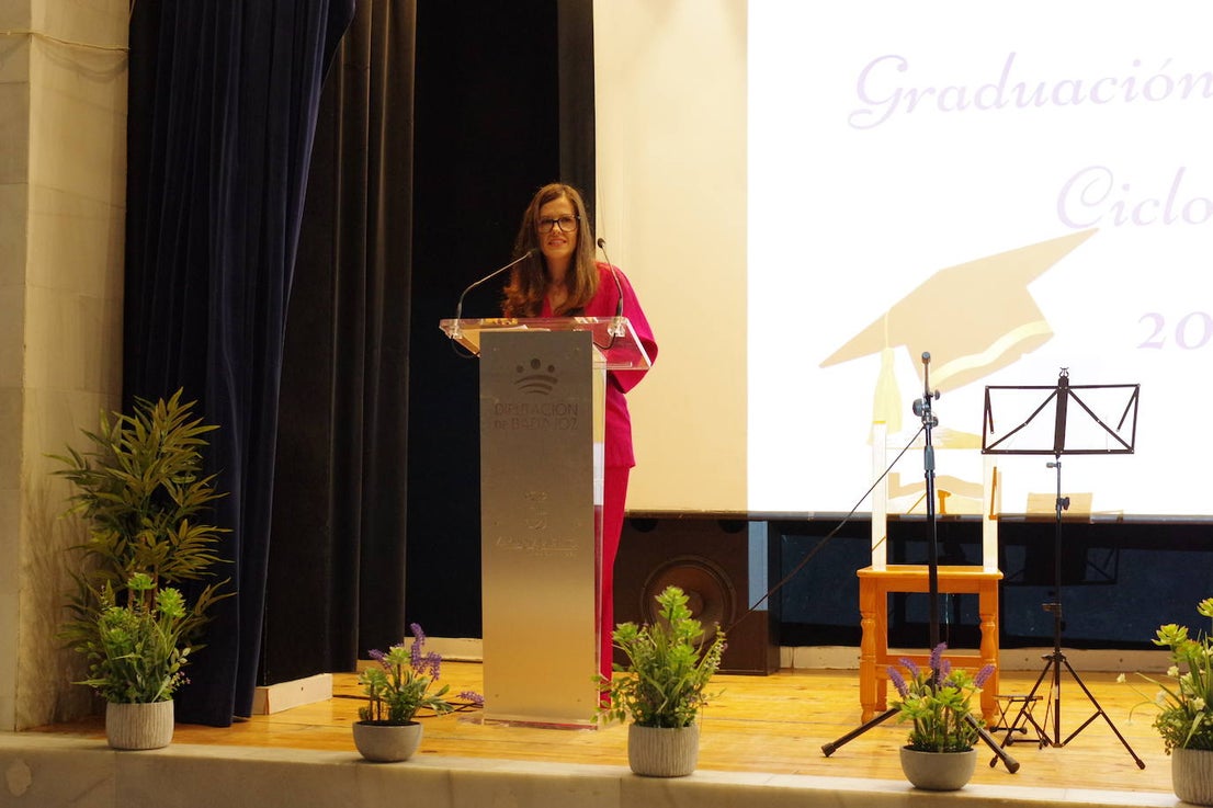 Graduados los alumnos de bachillerato y ciclo del instituto Joaquín Sama