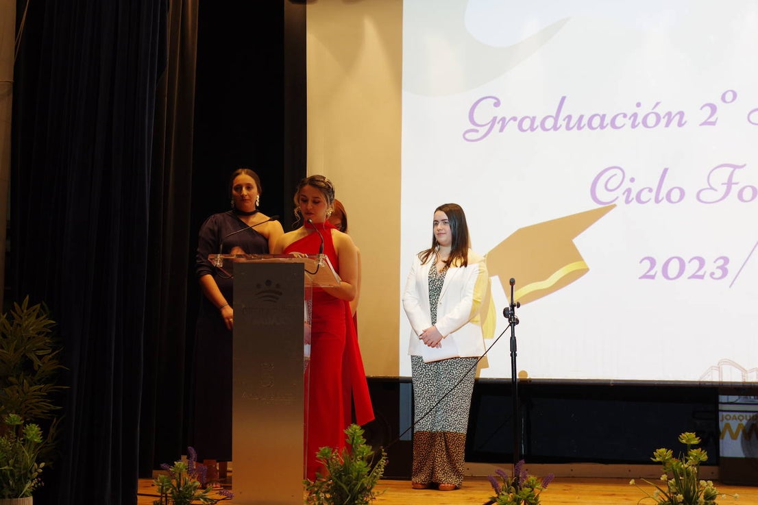Graduados los alumnos de bachillerato y ciclo del instituto Joaquín Sama (II)