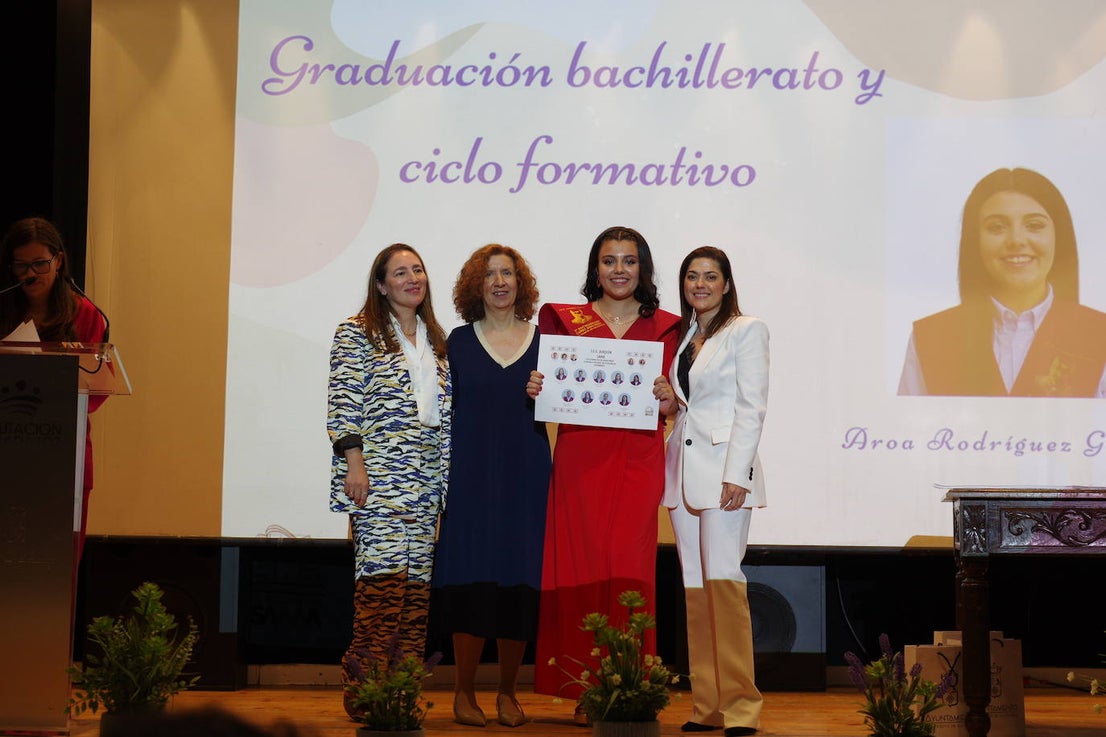 Graduados los alumnos de bachillerato y ciclo del instituto Joaquín Sama (II)