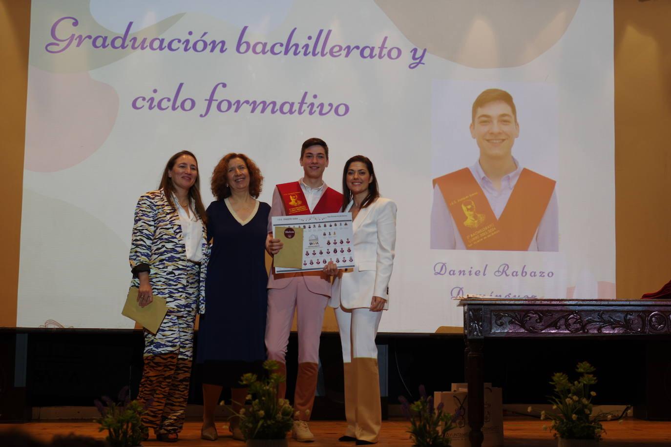 Graduados los alumnos de bachillerato y ciclo del instituto Joaquín Sama (II)