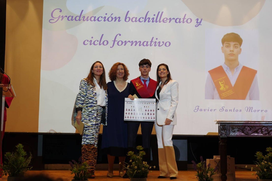 Graduados los alumnos de bachillerato y ciclo del instituto Joaquín Sama (II)